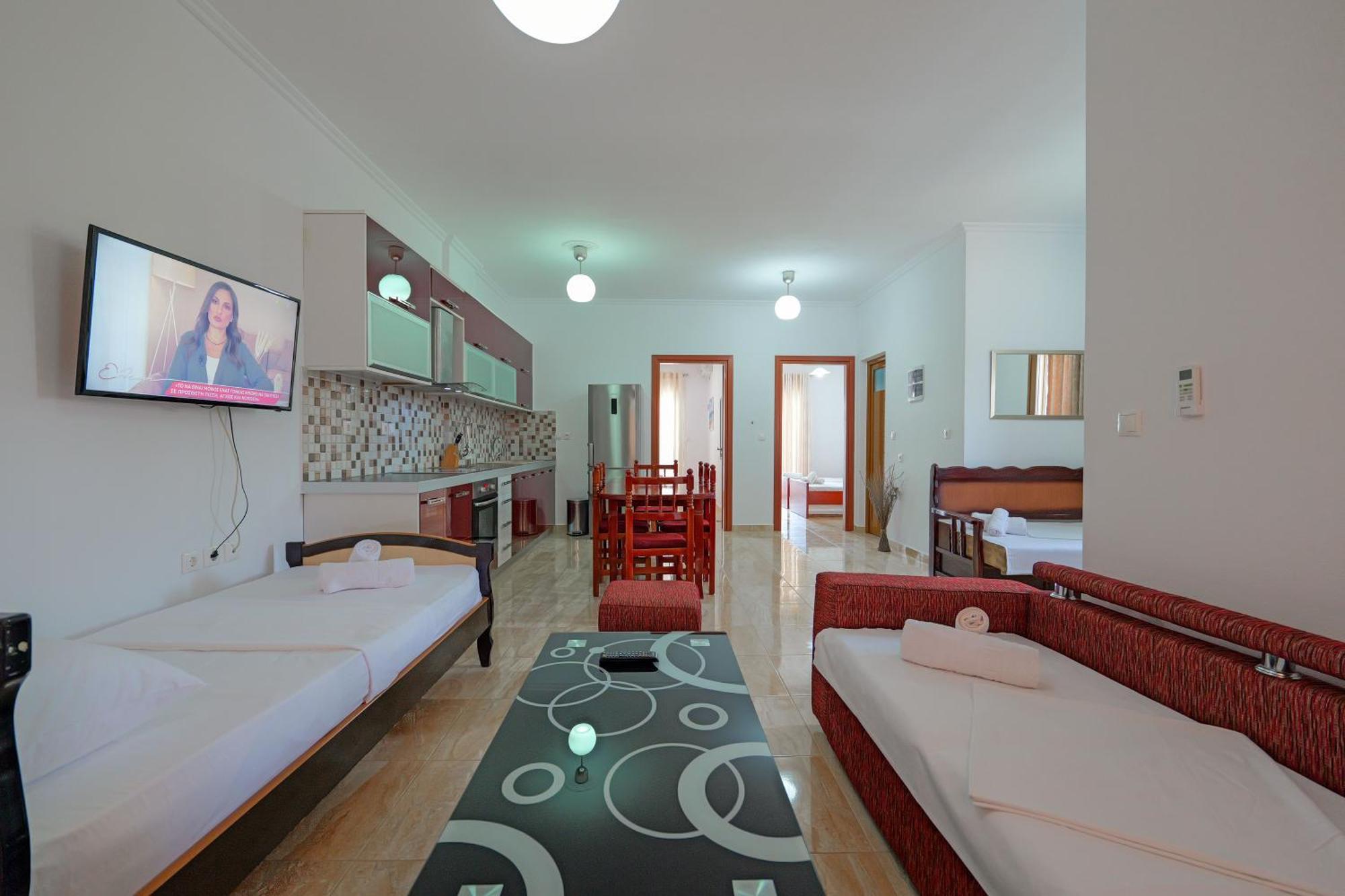 Guesthouse Moonlight Downtown Ксамил Екстериор снимка