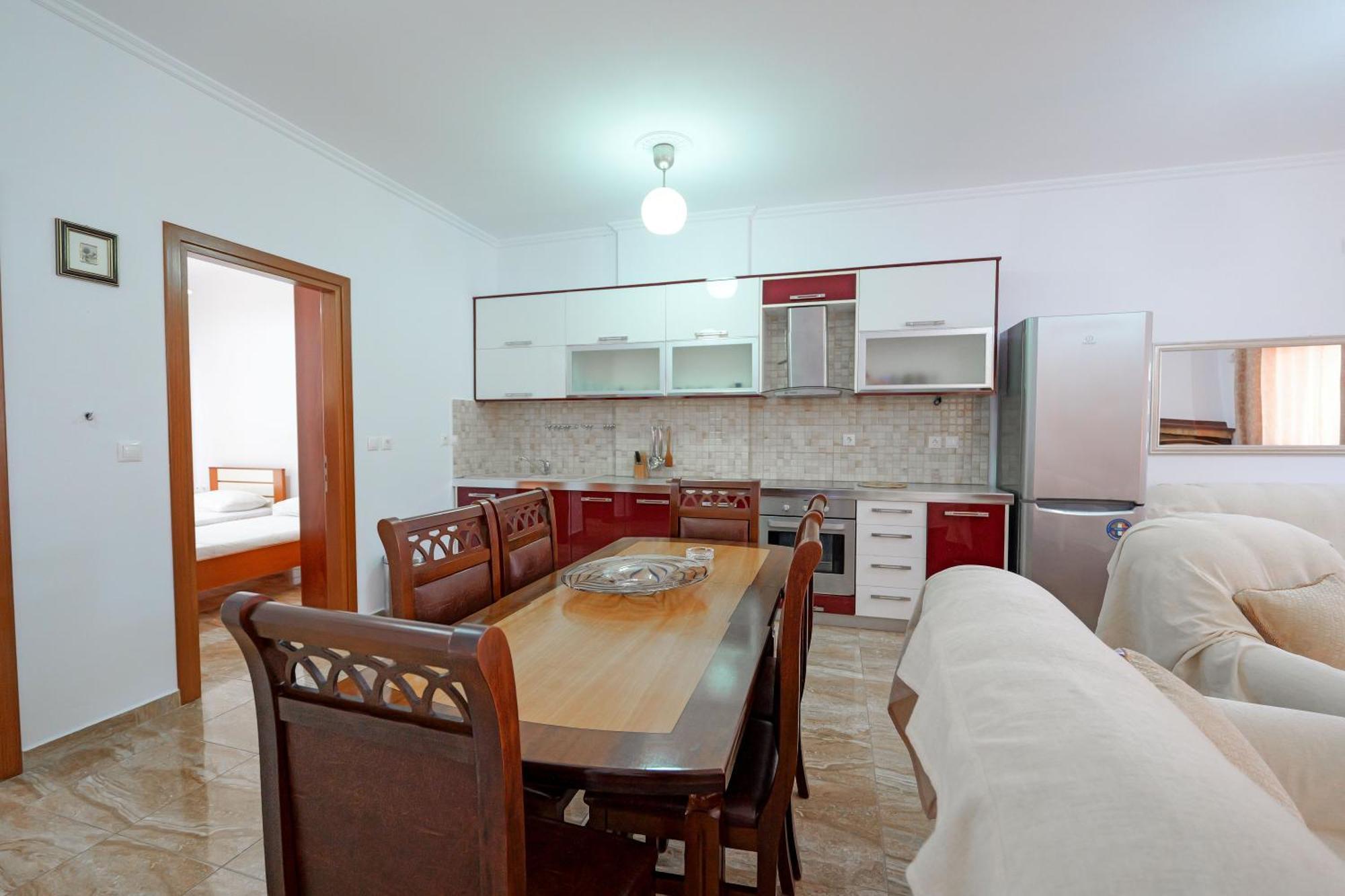 Guesthouse Moonlight Downtown Ксамил Екстериор снимка