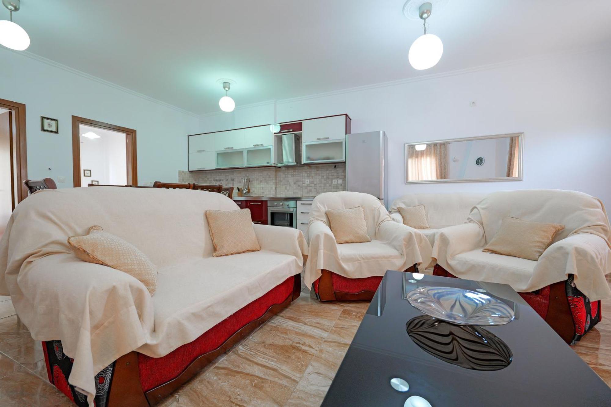 Guesthouse Moonlight Downtown Ксамил Екстериор снимка